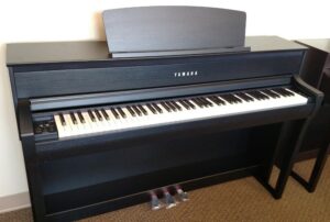Yamaha CLP675 & CLP685 piano picture