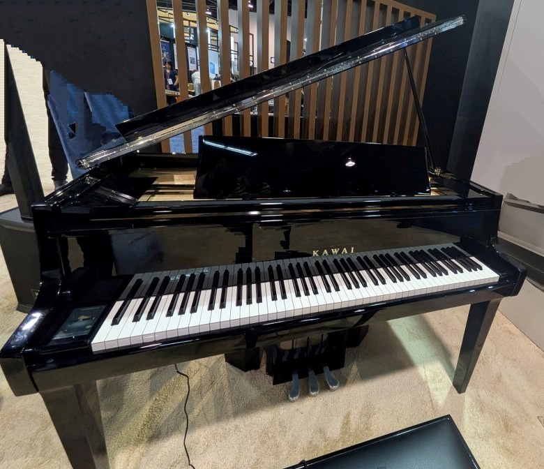 Kawai NOvus NV12 digital grand
