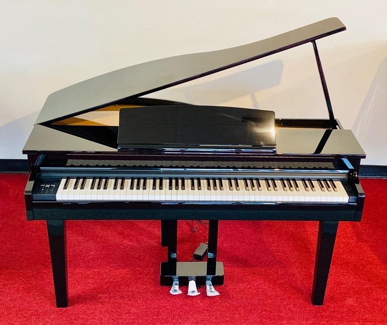 Kawai DG30 digital grand piano - Front view